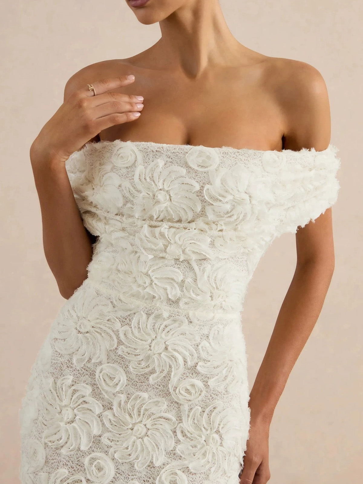 Women’s Ivory Elegant 3D Floral Lace Off-Shoulder Short Sleeve Mermaid Maxi Wedding Dress