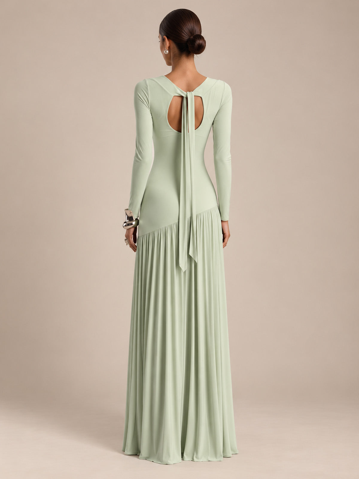 Women’s Black and White Elegant Round Neck Long Sleeve Colorblock A-Line Maxi Dress with Asymmetric Waist and Pleated Detail