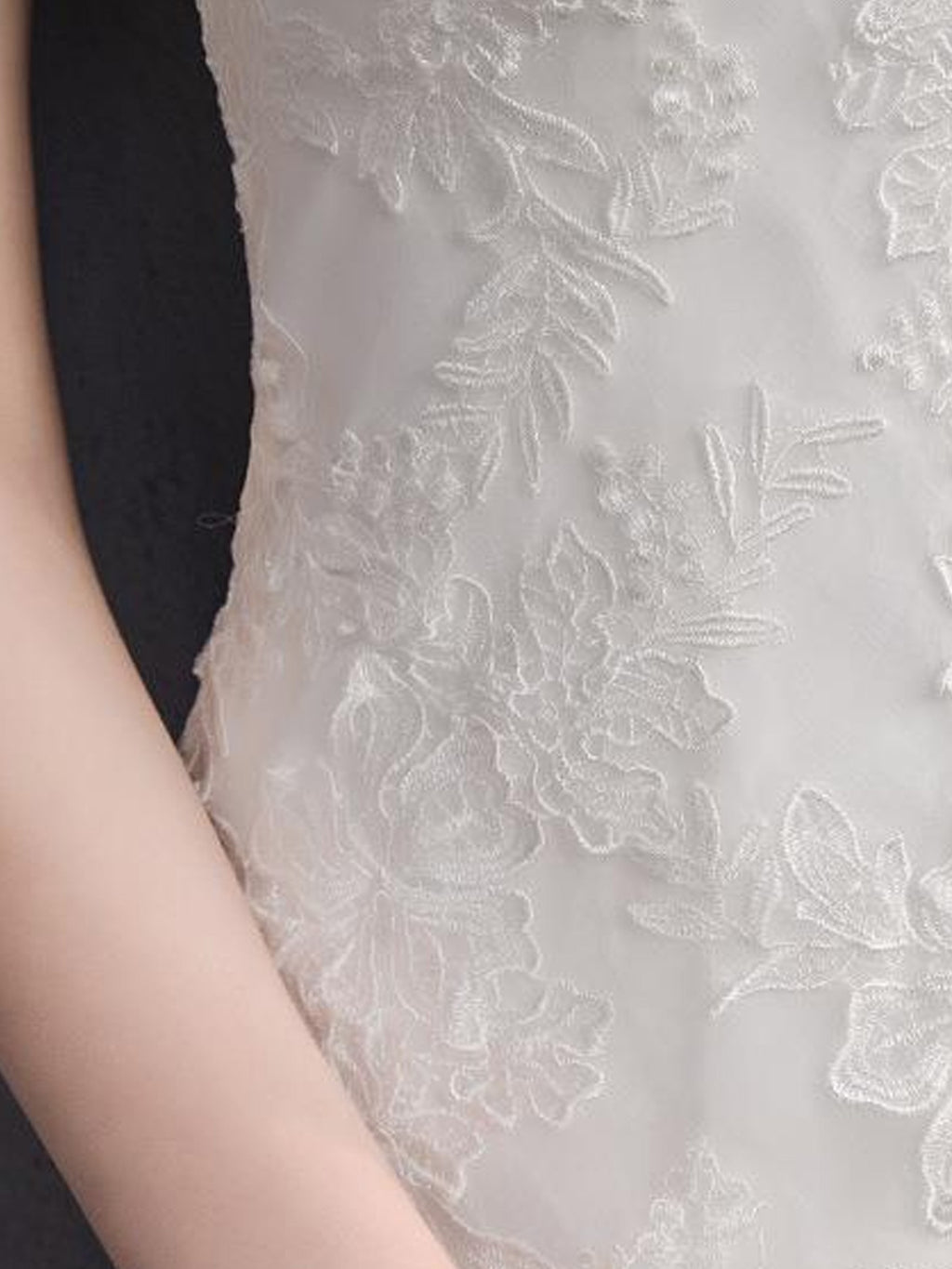 Women’s White Romantic Lace Off Shoulder Short Sleeve Mermaid Maxi Wedding Dress with Floral Appliqué