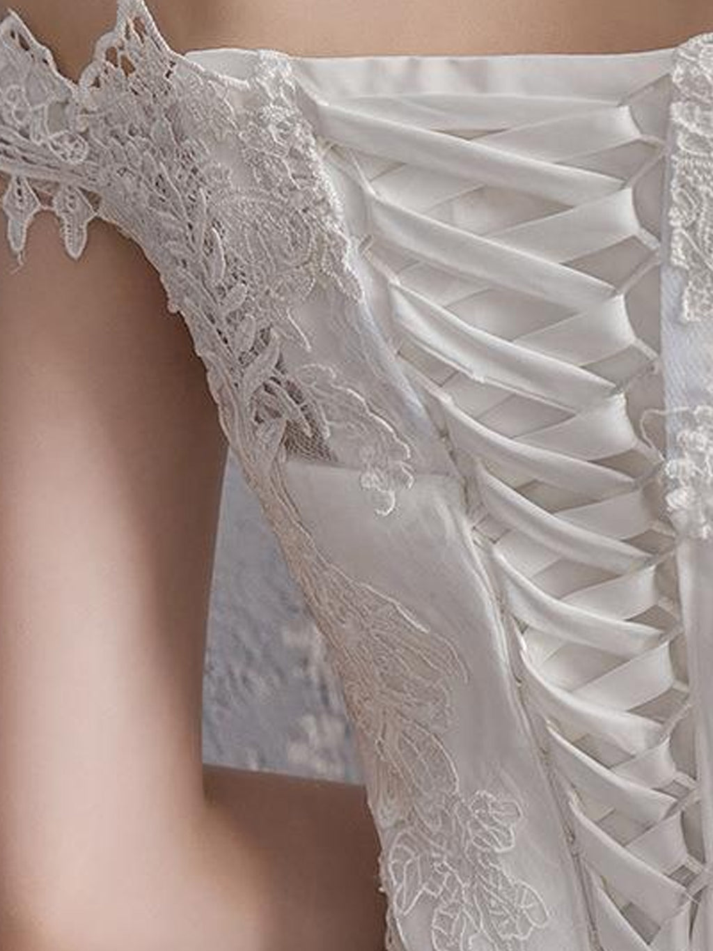 Women’s White Romantic Lace Off Shoulder Short Sleeve Mermaid Maxi Wedding Dress with Floral Appliqué