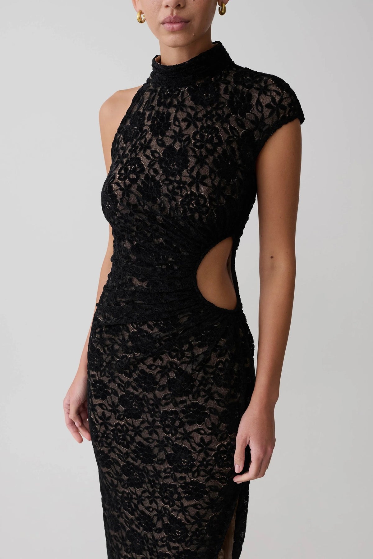 Women’s Black Elegant Floral Lace One-Shoulder High Neck Sleeveless Sheath Maxi Dress with Waist Cutout and High Slit
