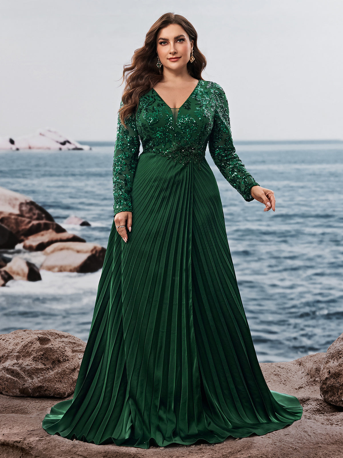 Women’s Emerald Green Elegant Sequin V-Neck Long Sleeve Pleated A-Line Maxi Dress with Embellished Waist Detail